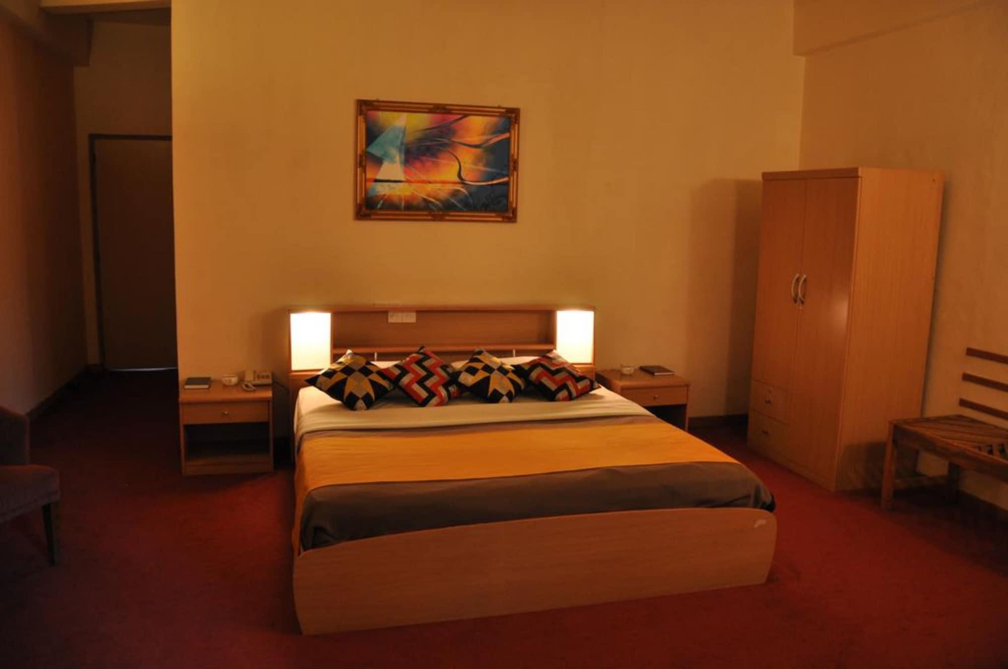 בנדרוולה Orient Hotel מראה חיצוני תמונה