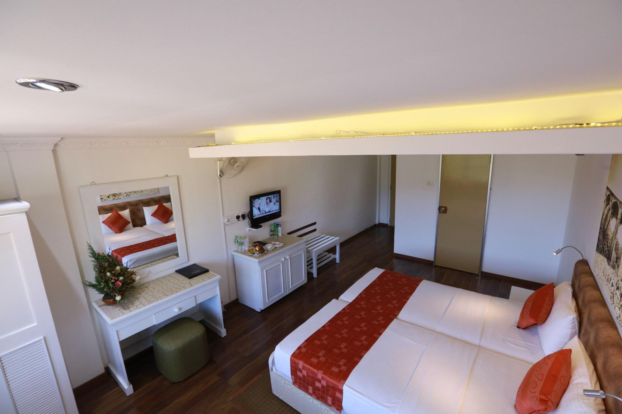 בנדרוולה Orient Hotel מראה חיצוני תמונה