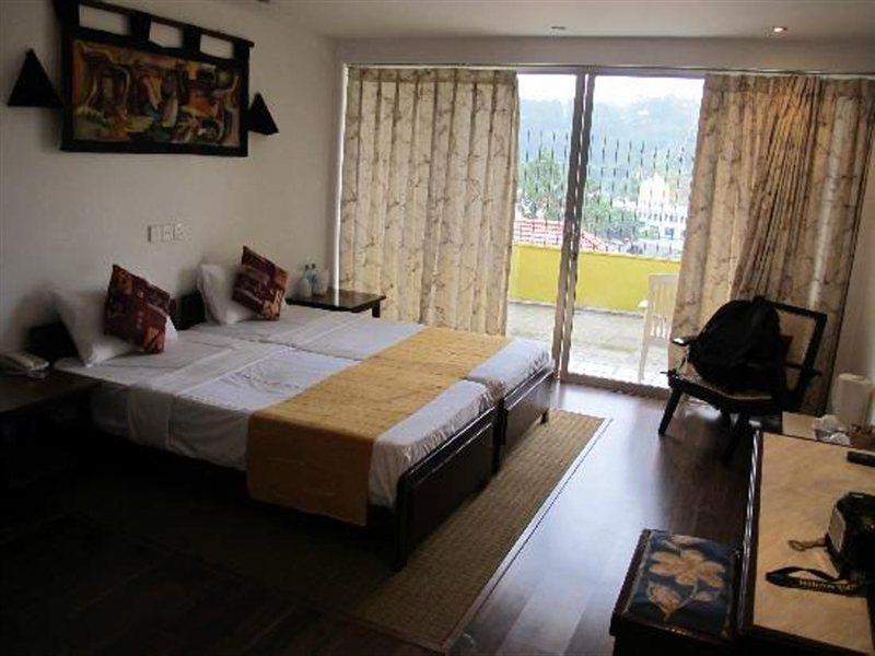 בנדרוולה Orient Hotel מראה חיצוני תמונה